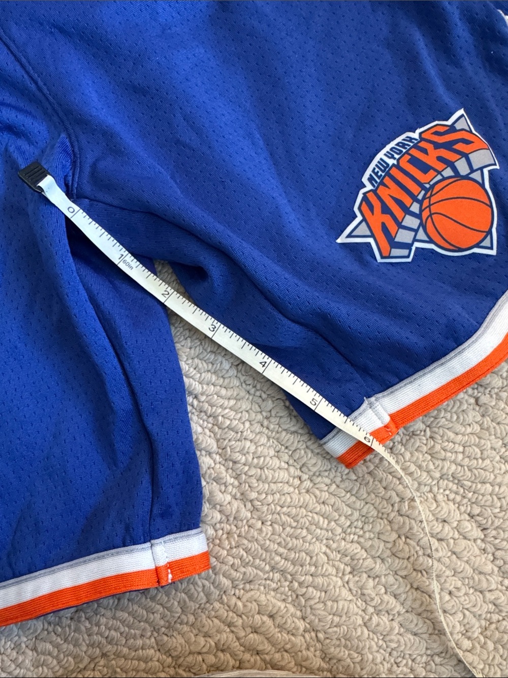 Go New York go New York go! Knicks kids shorts in excellent condition - Picture 6 of 6